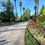 Chambre, Cuisine Et Salle De Bain Avec Balcon Sur Jardin Massey شقة تارْب