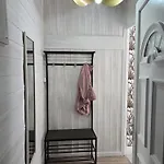 Chambre, Cuisine Et Salle De Bain Avec Balcon Sur Jardin Massey