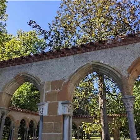 Chambre, Cuisine Et Salle De Bain Avec Balcon Sur Jardin Massey * Ταρμπ