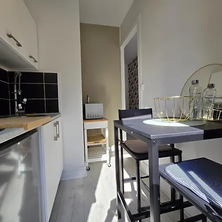 Apartment Chambre, Cuisine Et Salle De Bain Avec Balcon Sur Jardin Massey Tarbes