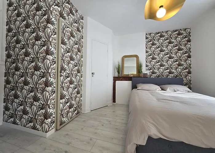 Chambre, Cuisine Et Salle De Bain Avec Balcon Sur Jardin Massey タルブ